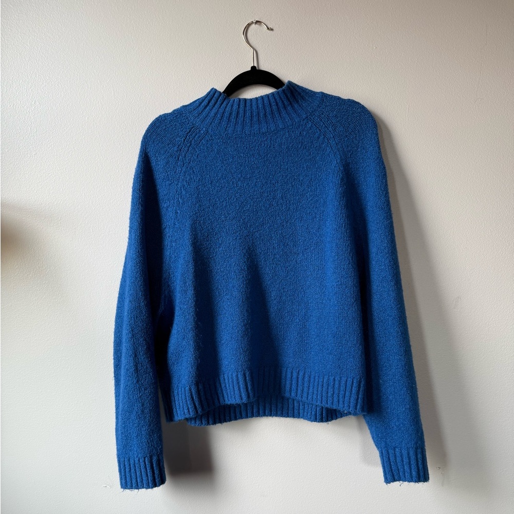MOCK NECK SWEATER